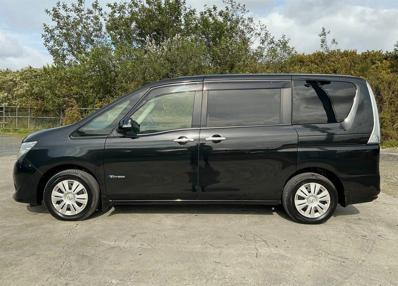 2014 Nissan Serena Hybrid, photo 2