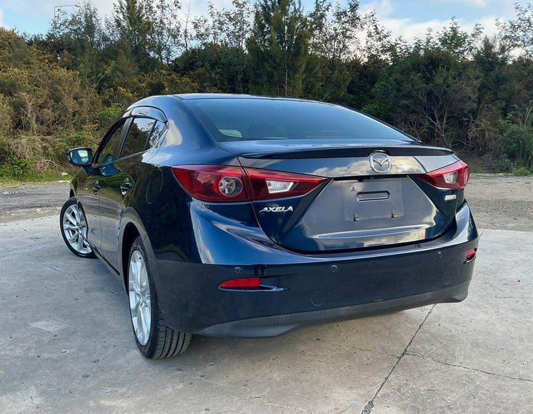 2016 Mazda Axela Hybrid, photo 3