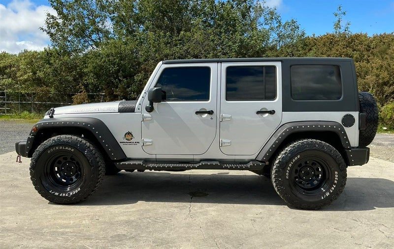 2009 Jeep Wrangler Renegade, photo 2