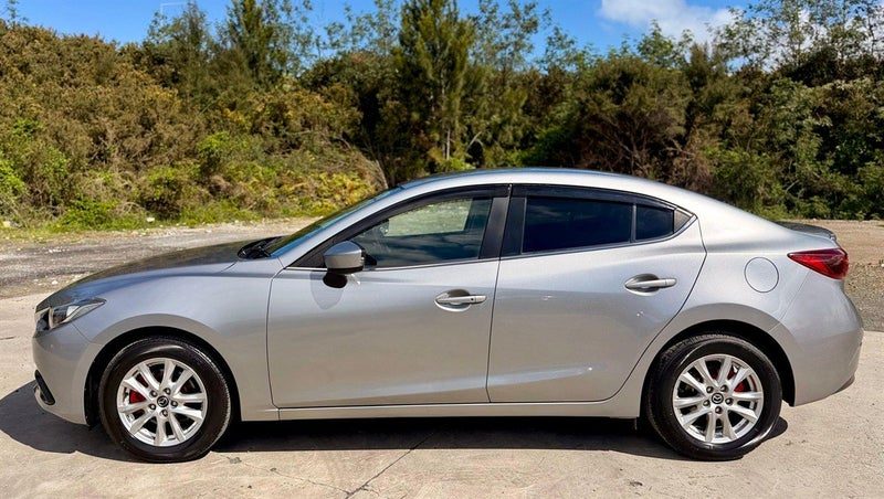 2013 Mazda Axela HYBRID, REVERSE CAMERA, MAG WHEEL, photo 2
