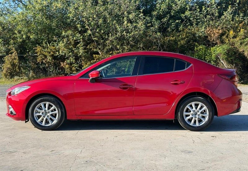 2014 Mazda Axela Hybrid, photo 2