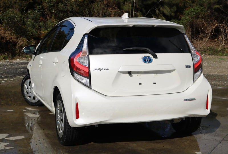 2019 Toyota Aqua Hybrid, photo 3