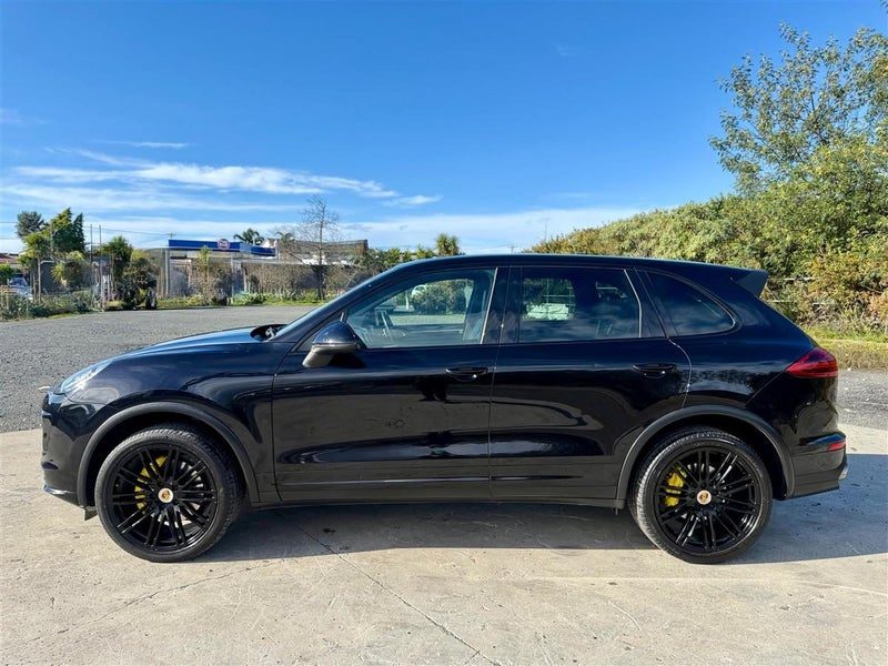 2015 Porsche Cayenne, photo 2