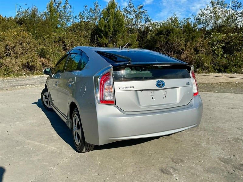 2015 Toyota Prius HYBRID, LOW KMS, REVERSE CAMERA, photo 3