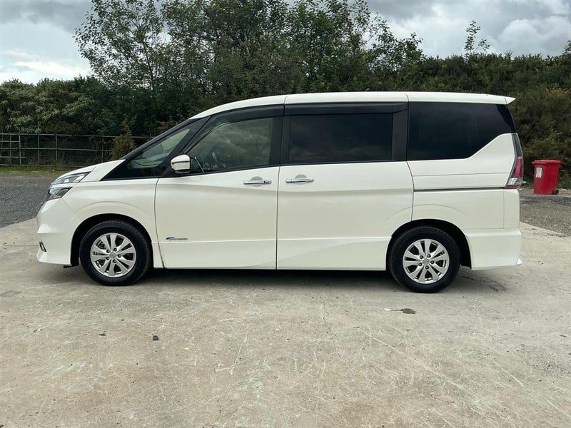 2017 Nissan Serena Highway Star, photo 2