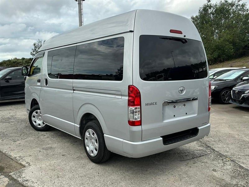 2021 Toyota Hiace DX, photo 3