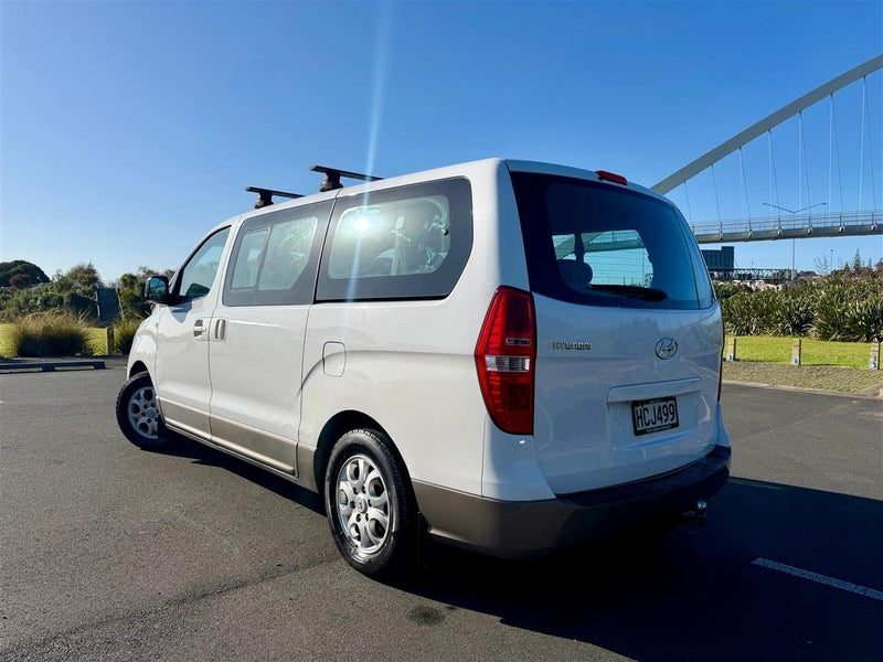 2013 Hyundai iMax 2.4L PETROL, 8 SEATER, NZ NEW., photo 3