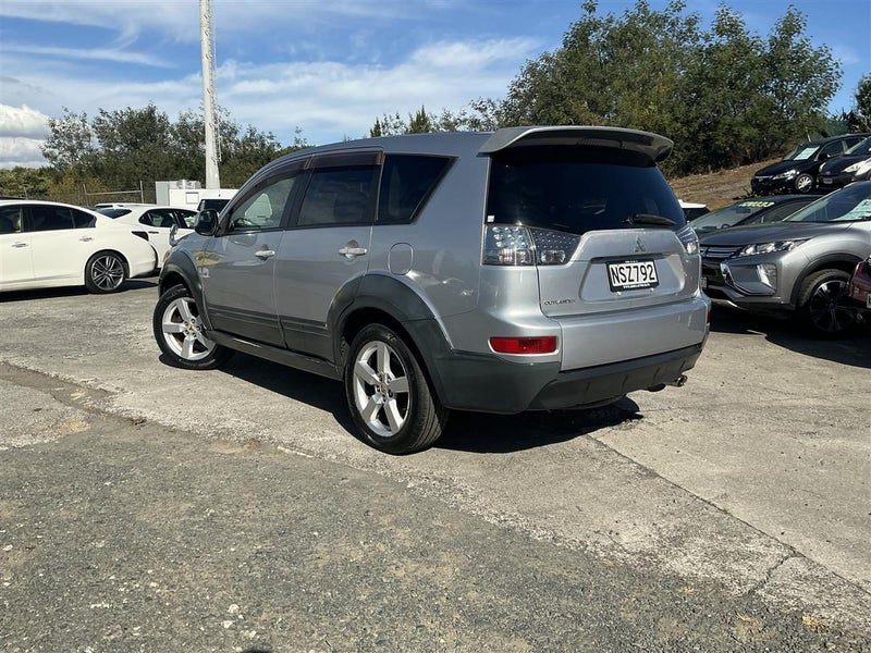 2005 Mitsubishi Outlander 7 Seater, photo 3