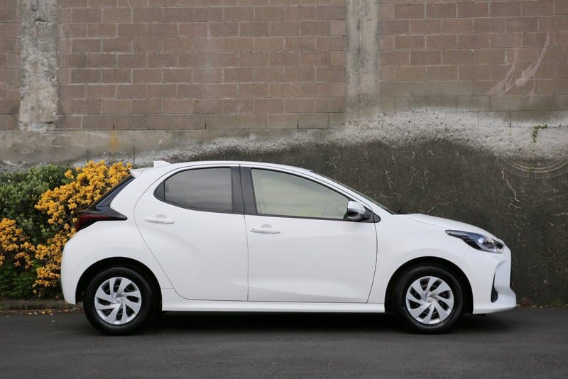 2021 Toyota Yaris Hybrid 1.5X *Smart Key Edition*, photo 2