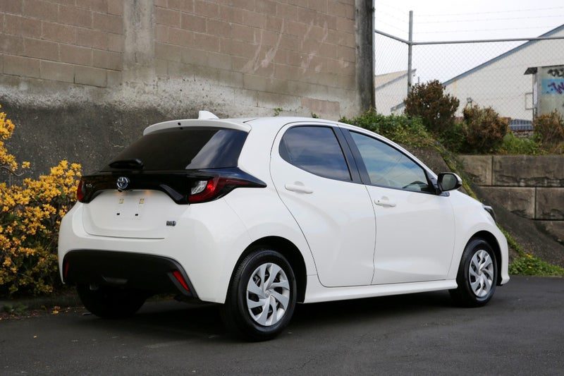 2021 Toyota Yaris Hybrid 1.5X *Smart Key Edition*, photo 3