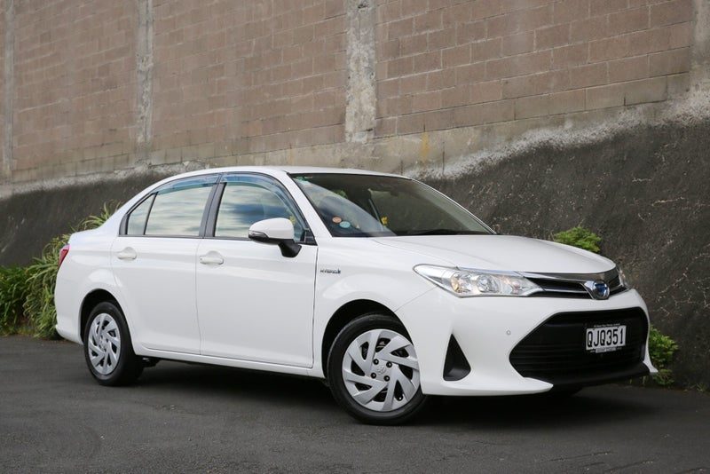 2018 Toyota Corolla Axio Hybrid *High Spec*