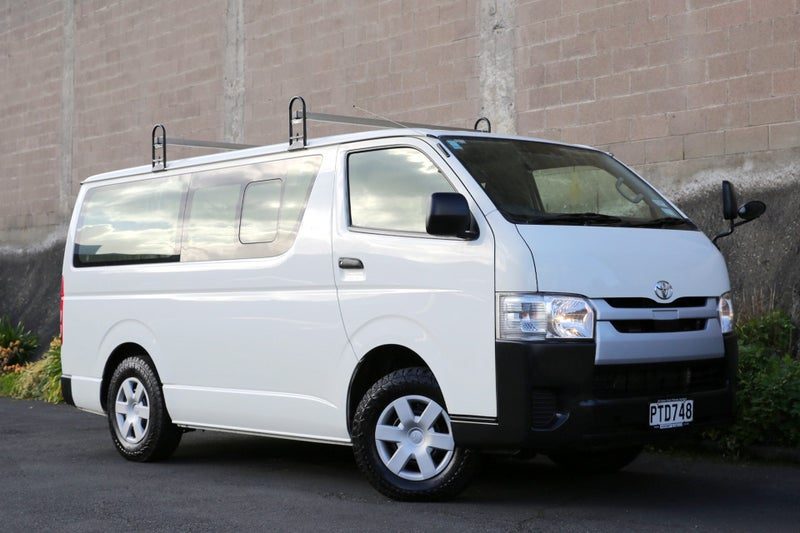2018 Toyota Hiace RegiusAce 2.8D 4WD *9 Seater*, main photo