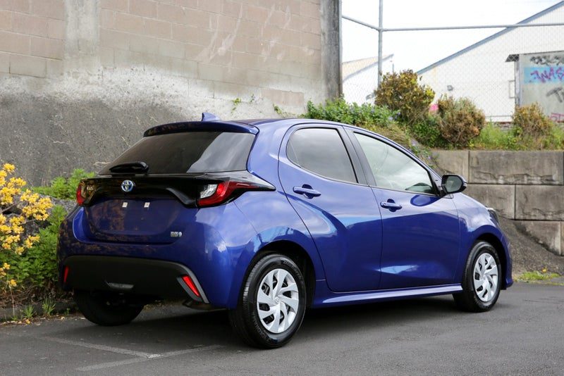 2022 Toyota Yaris Hybrid 1.5X *Smart Key Edition*, photo 3