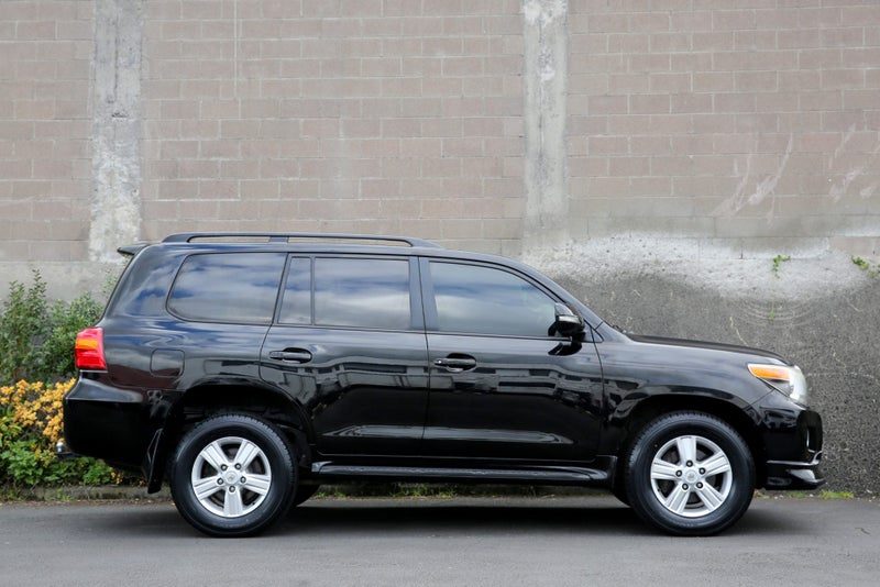2013 Toyota Land Cruiser VX Limited, photo 2