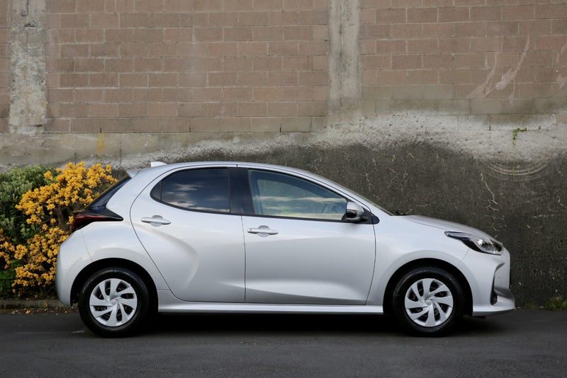 2021 Toyota Yaris Hybrid 1.5X *Smart Key Edition*, photo 2