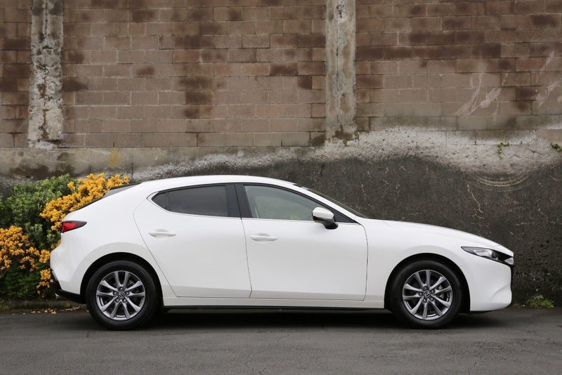 2022 Mazda 3 Hatch GSX 2.0P *NZ NEW*, photo 2