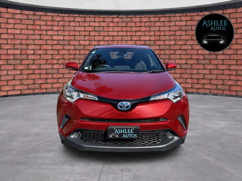 2017 Toyota C-HR S Spec, photo 2