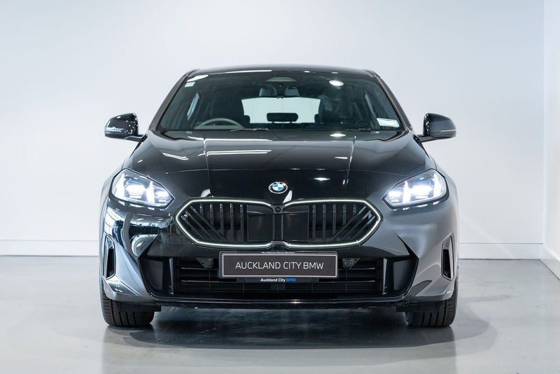 2026 BMW 120i Sport Collection, photo 2