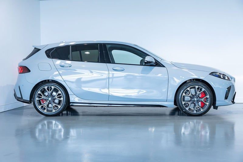 2026 BMW 120i M-Sport, photo 2