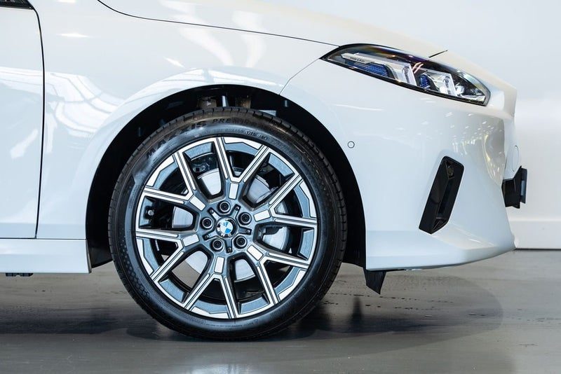 2026 BMW 120i Sport Collection, photo 2