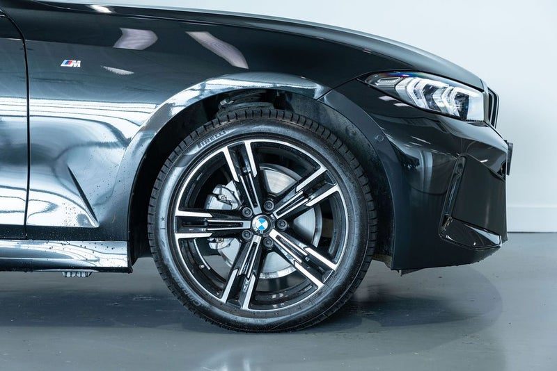 2026 BMW 320i Executive Package, photo 2