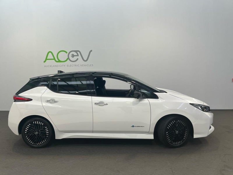 2022 Nissan Leaf X V Selection (40kWh), photo 2