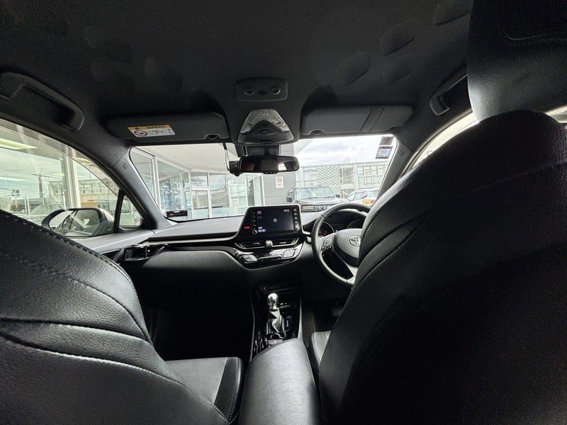 2020 Toyota C-HR G NERO HYBRID EDITION, photo 2