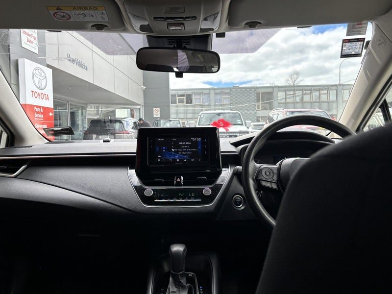 2023 Toyota Corolla Touring, photo 2