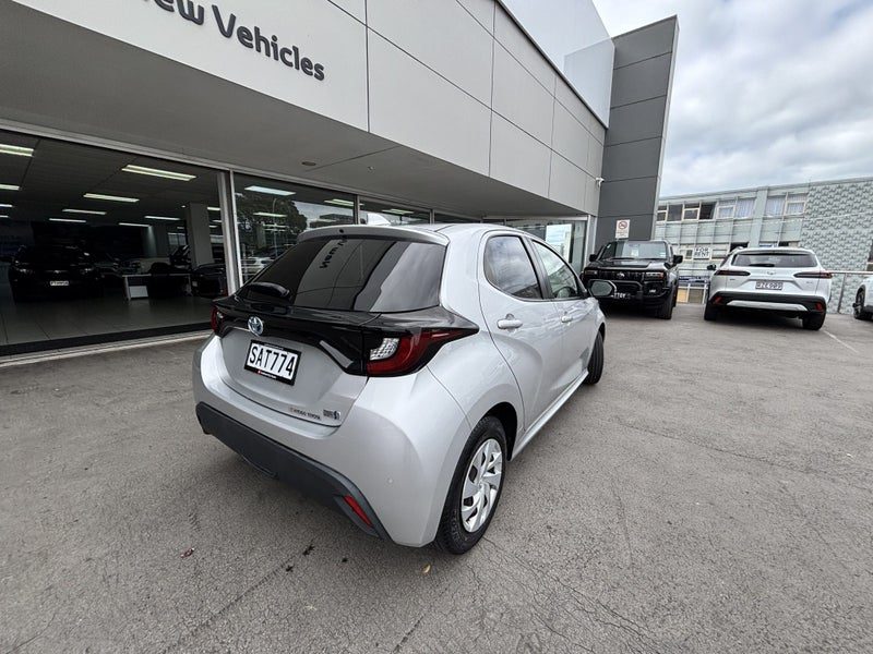 2021 Toyota Yaris Hybrid, photo 3