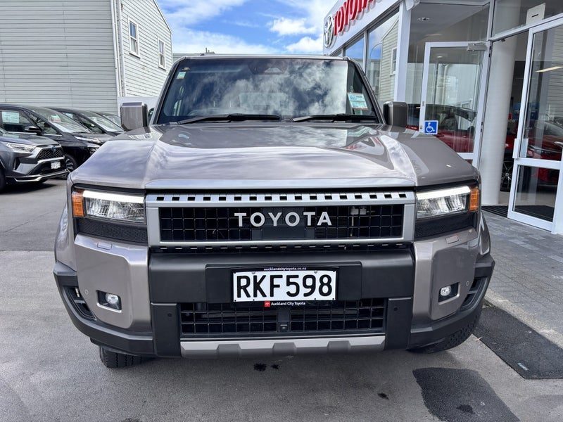 2025 Toyota Land Cruiser Prado GXL, photo 3