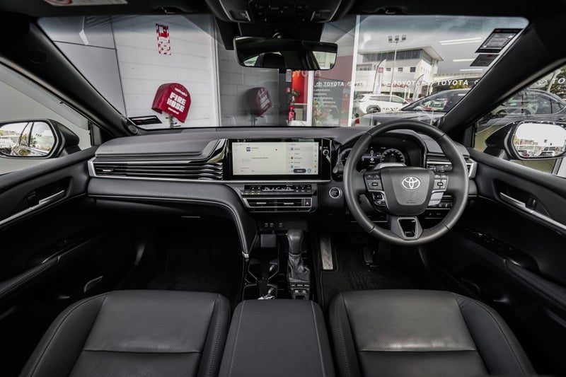 2026 Toyota Camry ZR 2.5P HEV ECVT FWD SD/4D/5S, photo 2