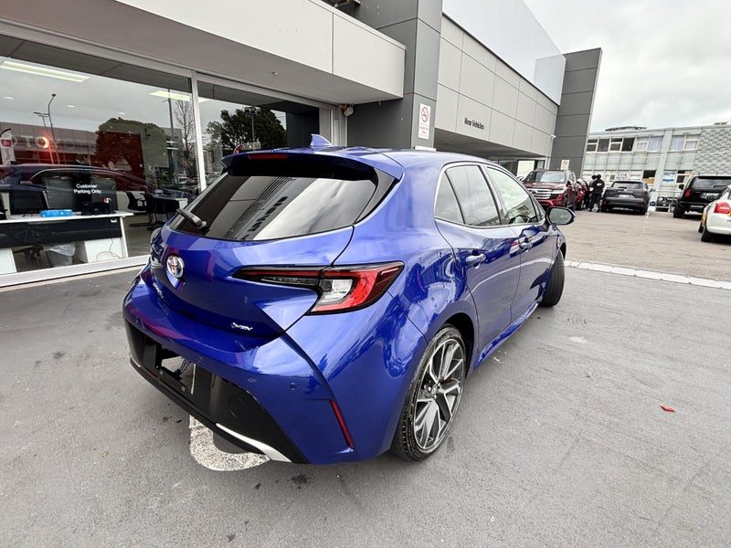 2024 Toyota Corolla GZ SPORT 1.8 HYBRID HATCH, photo 3