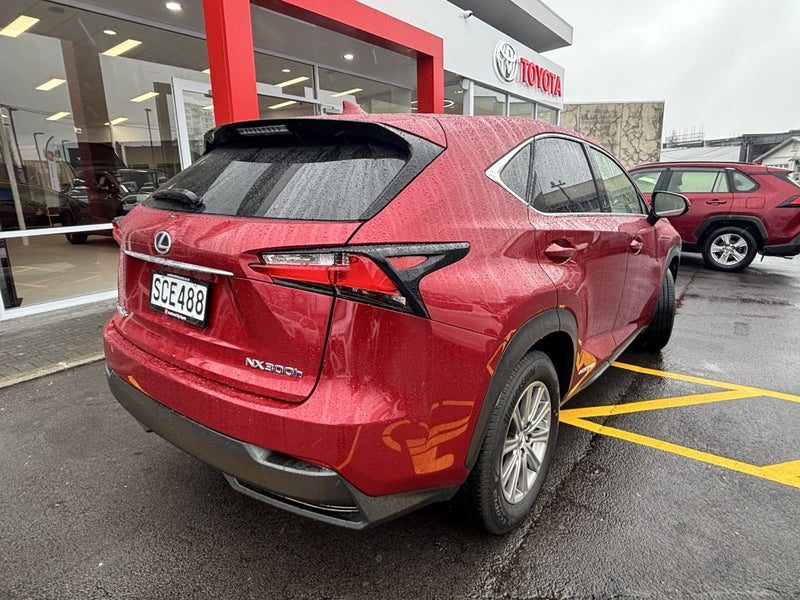 2015 Lexus NX 300h I PACKAGE, LUXURY SUV, photo 3