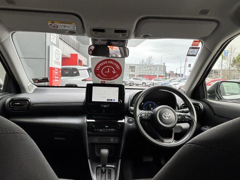 2025 Toyota Yaris Cross GX, photo 2