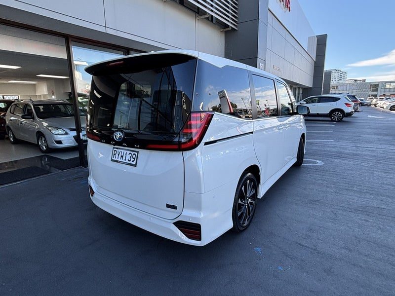 2025 Toyota Noah SZ, photo 3
