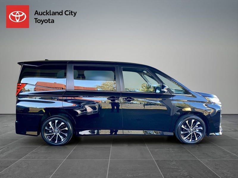 2026 Toyota Noah SZ 1.8 HYBRID, photo 2