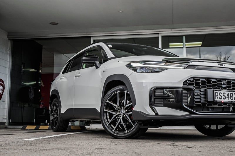 2026 Toyota Corolla Cross GR Sport, photo 2