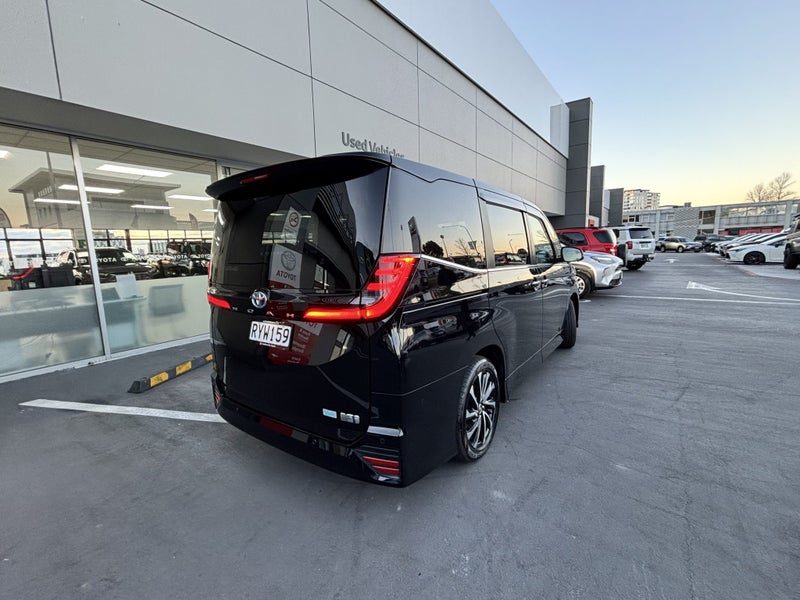 2025 Toyota Noah SZ, photo 3