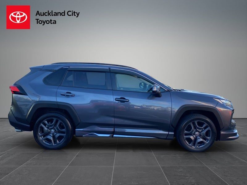 2022 Toyota RAV4 Hybrid, photo 2