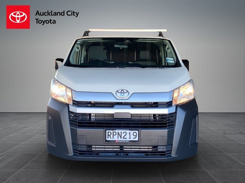 2026 Toyota Hiace ZR 2.8DT 6AT RWD GVN, photo 2