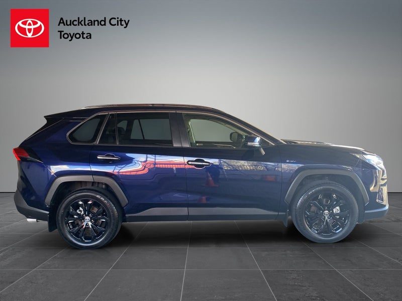 2025 Toyota RAV4 Limited, photo 2