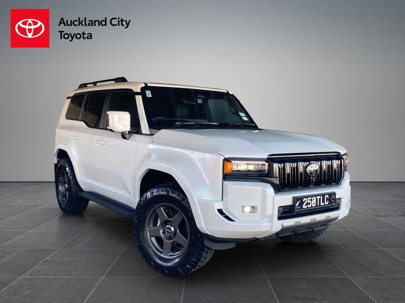 2024 Toyota Land Cruiser Prado VX, main photo