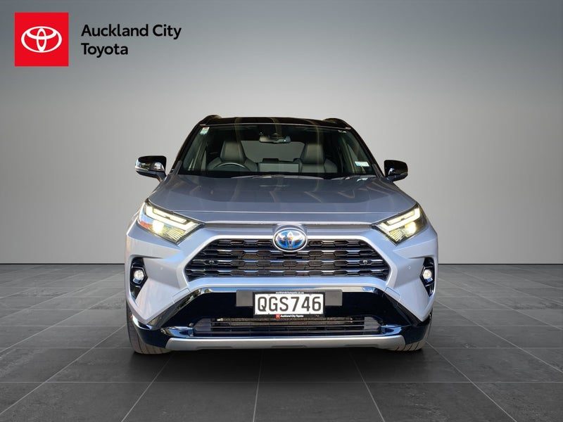 2023 Toyota RAV4 XSE 2.5P HV ECVT AWD SUV, photo 2