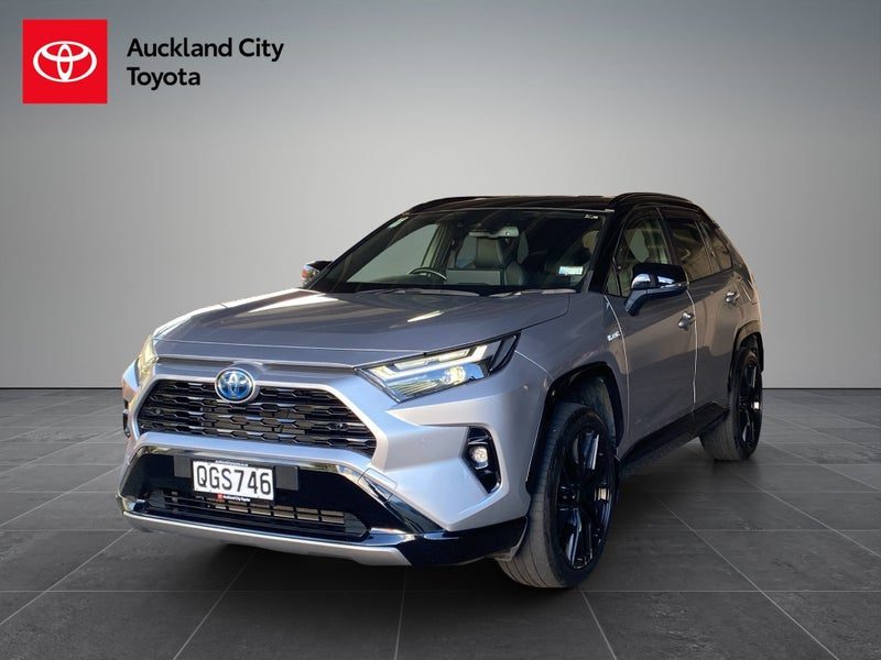2023 Toyota RAV4 XSE 2.5P HV ECVT AWD SUV, photo 3