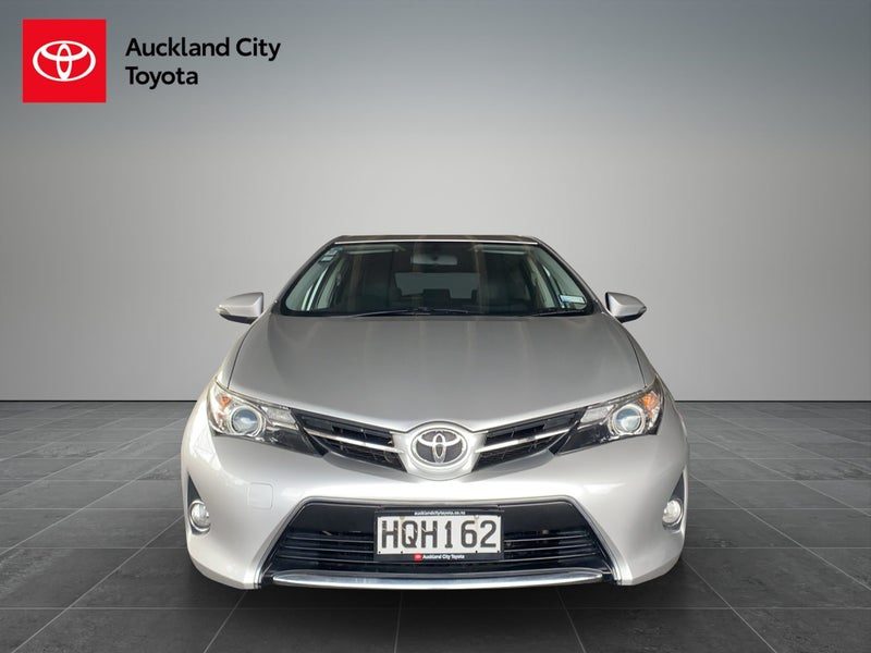 2014 Toyota Corolla GLX FWD 1.8P HATCH 5DR CVT, photo 2