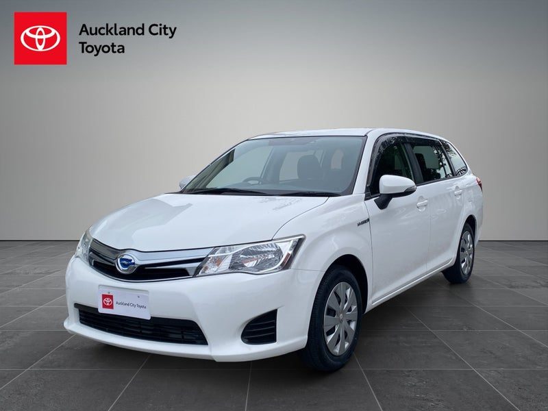 2015 Toyota Corolla Fielder, photo 3