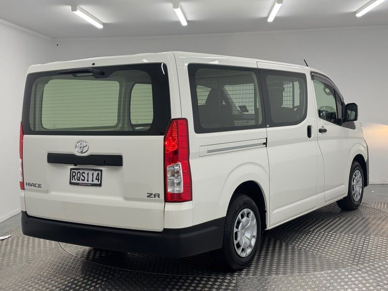 2026 Toyota Hiace ZR 2.8DT RWD, photo 3