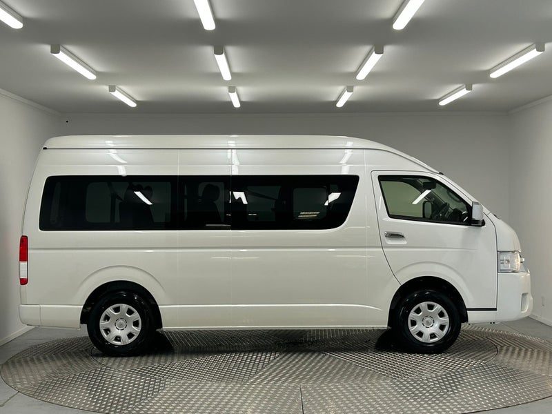 2025 Toyota Hiace 2.7P Grand Cabin 10 Seater 4WD, photo 2