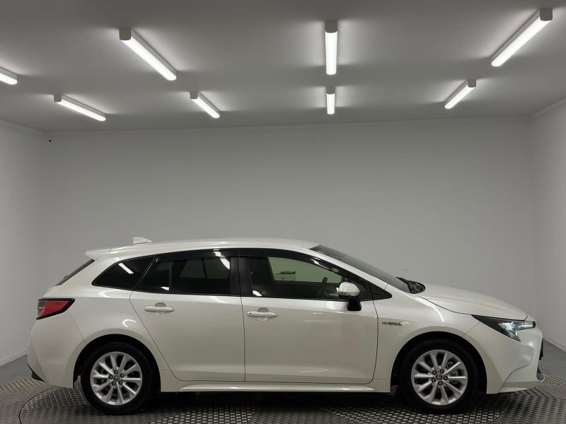 2020 Toyota Fielder Touring 1.8P Hybrid, photo 2