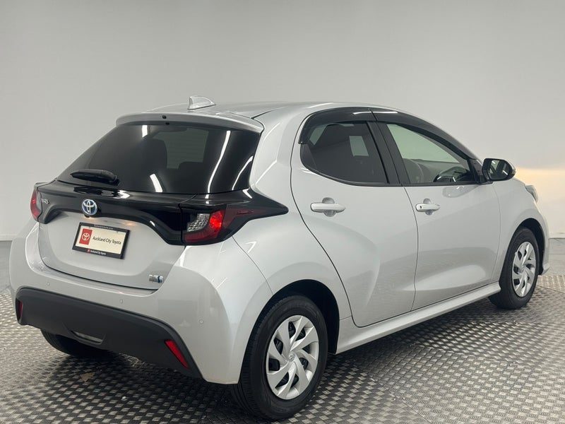 2021 Toyota Yaris 1.5 Hybrid X, photo 3